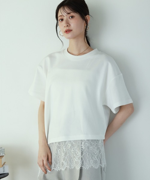shetila(シェティラ)の「甘すぎない、大人の裾レースアシンメトリー半袖Tシャツ(Tシャツ/カットソー・レディース・ホワイト/ブラック・M)」の2枚目の写真