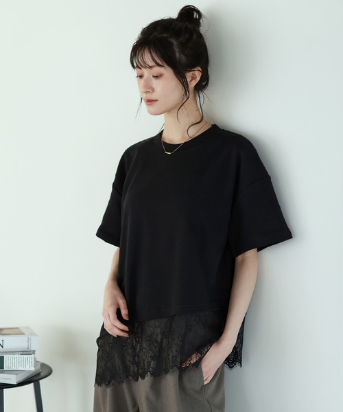 shetila(シェティラ)の「甘すぎない、大人の裾レースアシンメトリー半袖Tシャツ(Tシャツ/カットソー・レディース・ホワイト/ブラック・M)」の1枚目の写真