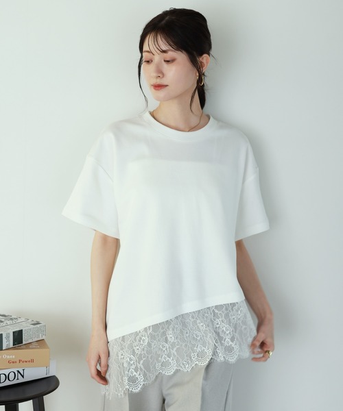 shetila(シェティラ)の「甘すぎない、大人の裾レースアシンメトリー半袖Tシャツ(Tシャツ/カットソー・レディース・ホワイト/ブラック・M)」の9枚目の写真
