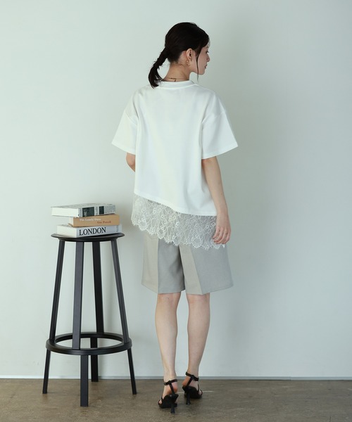 shetila(シェティラ)の「甘すぎない、大人の裾レースアシンメトリー半袖Tシャツ(Tシャツ/カットソー・レディース・ホワイト/ブラック・M)」の10枚目の写真