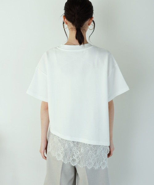 shetila(シェティラ)の「甘すぎない、大人の裾レースアシンメトリー半袖Tシャツ(Tシャツ/カットソー・レディース・ホワイト/ブラック・M)」の14枚目の写真