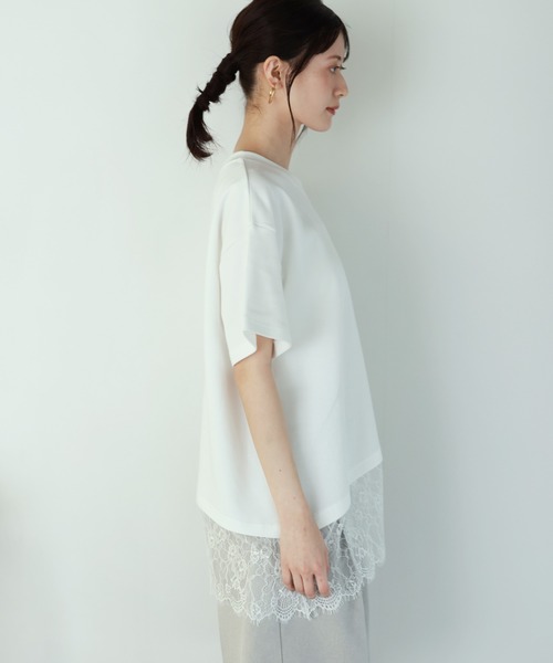 shetila(シェティラ)の「甘すぎない、大人の裾レースアシンメトリー半袖Tシャツ(Tシャツ/カットソー・レディース・ホワイト/ブラック・M)」の13枚目の写真