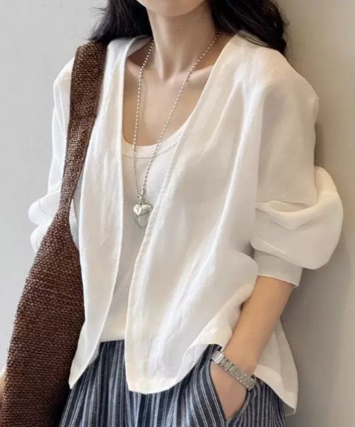 FAVORITO(ファヴォリート)の「ノーカラーショートトップス(シャツ/ブラウス・レディース・ネイビー/ホワイト・F)」の4枚目の写真