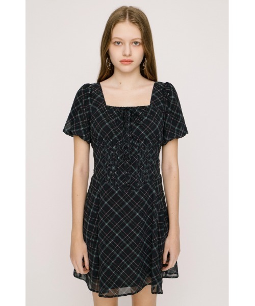 SLY(スライ)の「【SNSで話題!】FRONT BUTTON TUCKED MINI DRESS フロントボタンタックミニドレス 春服 夏服(ワンピース・レディース・ブラック系その他2/ブラウン系その他2/ネイビー系・1/2)」の4枚目の写真