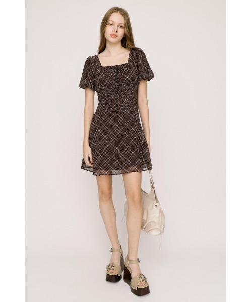 SLY(スライ)の「【SNSで話題!】FRONT BUTTON TUCKED MINI DRESS フロントボタンタックミニドレス 春服 夏服(ワンピース・レディース・ブラック系その他2/ブラウン系その他2/ネイビー系・1/2)」の6枚目の写真
