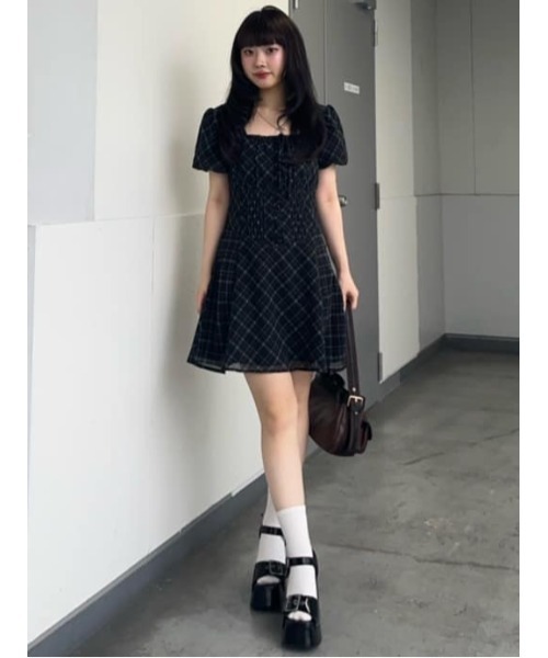 SLY(スライ)の「【SNSで話題!】FRONT BUTTON TUCKED MINI DRESS フロントボタンタックミニドレス 春服 夏服(ワンピース・レディース・ブラック系その他2/ブラウン系その他2/ネイビー系・1/2)」の20枚目の写真