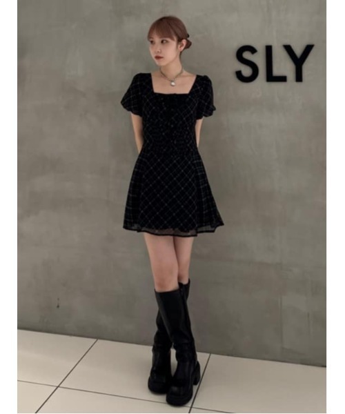 SLY(スライ)の「【SNSで話題!】FRONT BUTTON TUCKED MINI DRESS フロントボタンタックミニドレス 春服 夏服(ワンピース・レディース・ブラック系その他2/ブラウン系その他2/ネイビー系・1/2)」の22枚目の写真