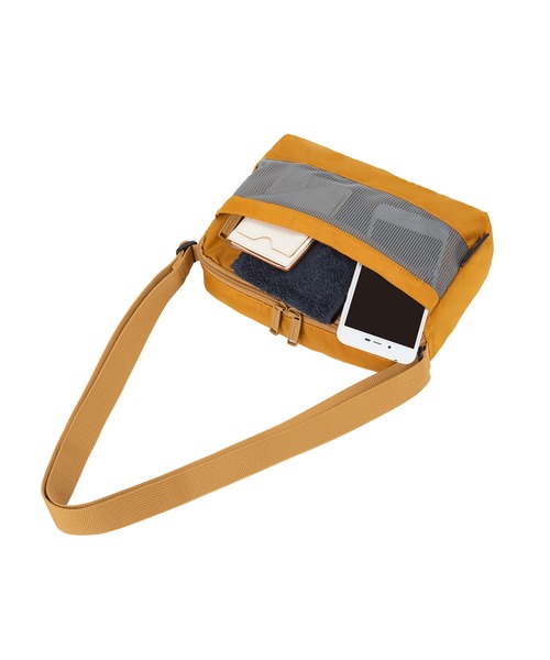 Champion(チャンピオン)の「チャンピオン ショルダーバッグ 5B35 横型 3L 65312(ショルダーバッグ・メンズ・グレー/マスタード/ブラック・FREE)」の5枚目の写真