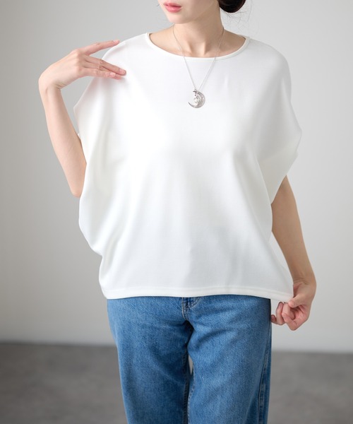 DAYRA(デイラ)の「ソリッドカラー ドルマン ボートネック 半袖 トップス(Tシャツ/カットソー・レディース・ホワイト/ダークグレー/ネイビー/ブラック・FREE)」の2枚目の写真