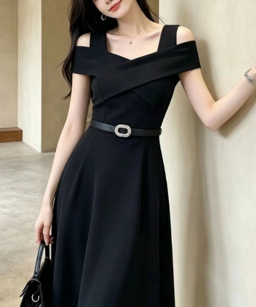 LUCPY(ラクピー)の「オフショルダーフレアワンピース(ワンピース・レディース・ブラック・XX-LARGE/X-LARGE/LARGE/MEDIUM)」の1枚目の写真