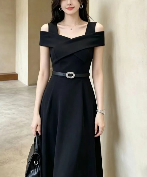 LUCPY(ラクピー)の「オフショルダーフレアワンピース(ワンピース・レディース・ブラック・XX-LARGE/X-LARGE/LARGE/MEDIUM)」の3枚目の写真