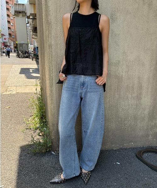 AIC.（エーアイシー）の「カーブダーツレッグデニムパンツ（デニムパンツ・レディース・ブルー/ライトブルー・FREE）」の20枚目の写真