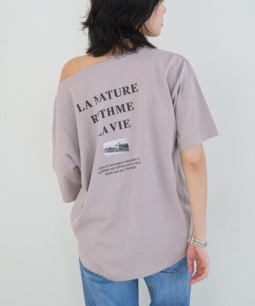 Rouge vif Anna(ルージュヴィフアンナ)の「ボートネックロゴTシャツ(Tシャツ/カットソー・レディース・チャコールグレー/ライトグレー・フリー)」の1枚目の写真