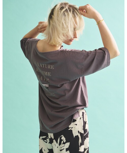 Rouge vif Anna(ルージュヴィフアンナ)の「ボートネックロゴTシャツ(Tシャツ/カットソー・レディース・チャコールグレー/ライトグレー・フリー)」の5枚目の写真
