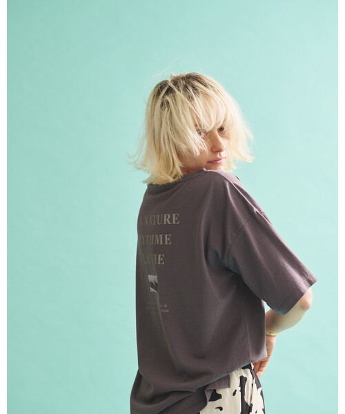 Rouge vif Anna(ルージュヴィフアンナ)の「ボートネックロゴTシャツ(Tシャツ/カットソー・レディース・チャコールグレー/ライトグレー・フリー)」の7枚目の写真