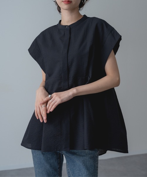 refinedworks(リファインドワークス)の「【refinedworks】サッカー 素材 の上品見え ブラウス(シャツ/ブラウス・レディース・ブルー/ホワイト/ブラック・FREE)」の3枚目の写真