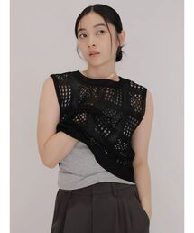 Crochet sleeveless knit
