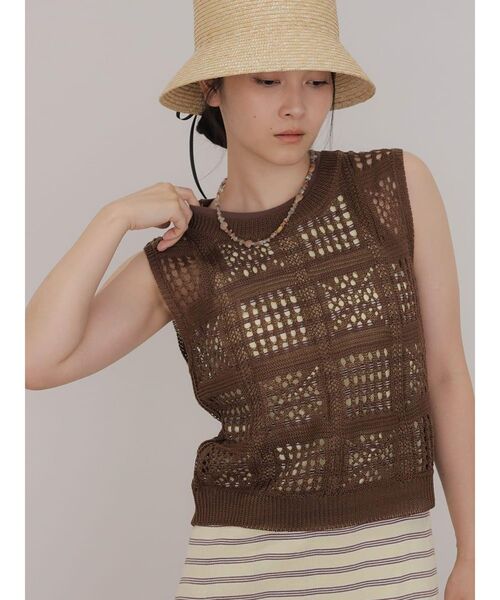 FIKA.（フィーカ）の「Crochet sleeveless knit（ニット/セーター・レディース・アイボリー/ブラック/ブラウン・MEDIUM）」の7枚目の写真