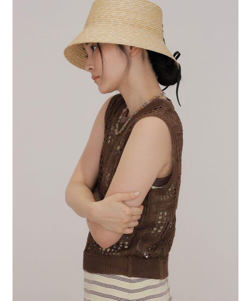 FIKA.（フィーカ）の「Crochet sleeveless knit（ニット/セーター・レディース・アイボリー/ブラック/ブラウン・MEDIUM）」の8枚目の写真