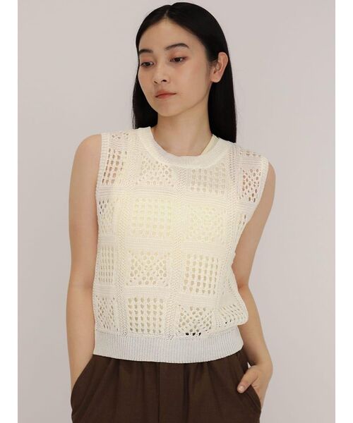 FIKA.（フィーカ）の「Crochet sleeveless knit（ニット/セーター・レディース・アイボリー/ブラック/ブラウン・MEDIUM）」の13枚目の写真