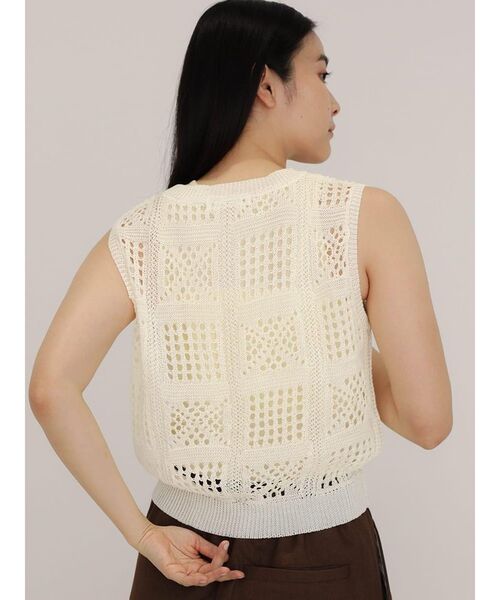 FIKA.（フィーカ）の「Crochet sleeveless knit（ニット/セーター・レディース・アイボリー/ブラック/ブラウン・MEDIUM）」の15枚目の写真