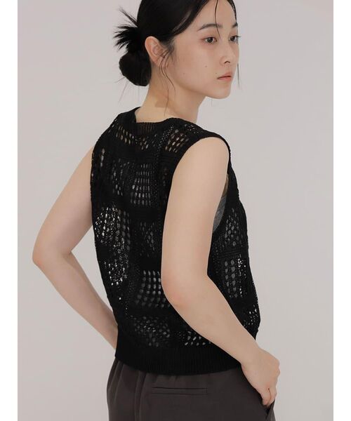 FIKA.（フィーカ）の「Crochet sleeveless knit（ニット/セーター・レディース・アイボリー/ブラック/ブラウン・MEDIUM）」の21枚目の写真