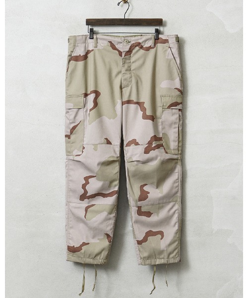 MILITARY(ミリタリー)の「MADE IN USA 新品 米軍 デッドストック DCU カーゴパンツ 3カラーデザート ノンリップ(カーゴパンツ・メンズ・デザートカモ・L-Regular)」の1枚目の写真