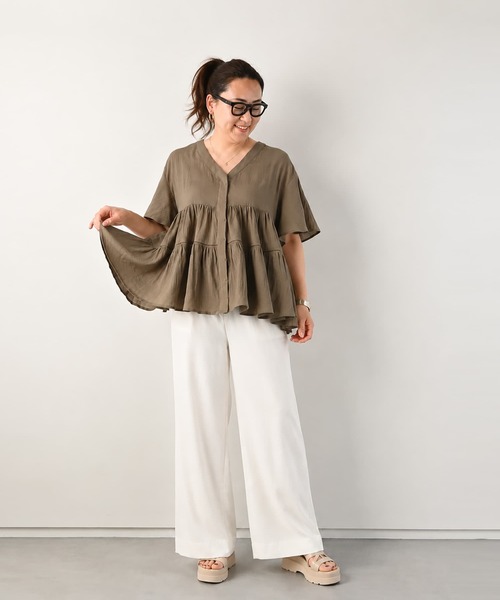 Brown&Street(ブラウンアンドストリート)の「コットンティアードブラウス(シャツ/ブラウス・レディース・ホワイト/ライトカーキ/ブラック・FREE)」の9枚目の写真