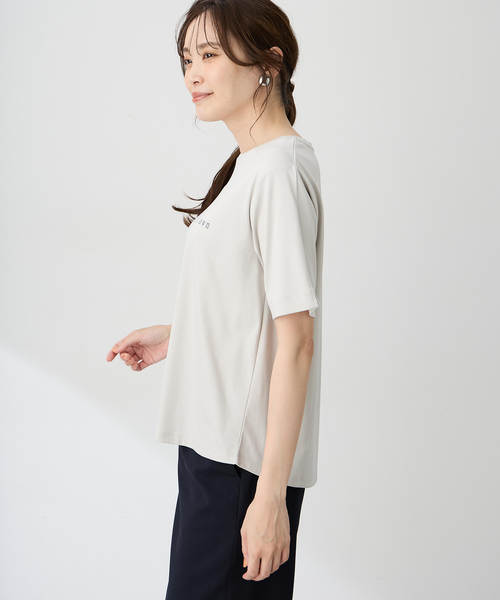 A/C DESIGN BY ALPHA CUBIC(エーシーデザインバイアルファキュービック)の「【ALCOLLAGEプリント】ラウンドヘムプリントTシャツ【すごツヤ・UVカット・接触冷感】(Tシャツ/カットソー・レディース・ライトグレー/ブラック/オフホワイト・LL/3L/M/L)」の5枚目の写真