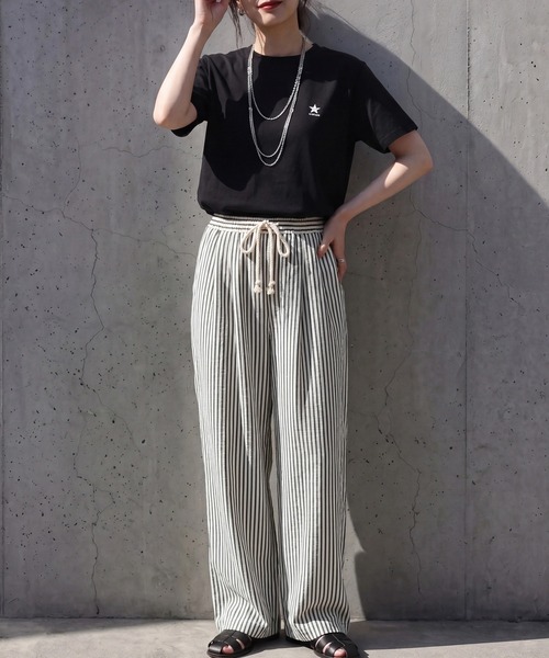 SELECT LEVERY(セレクトリベリー)の「星ワンポイント刺繍ロゴTシャツ(Tシャツ/カットソー・レディース・ブラック/オフホワイト・FREE)」の10枚目の写真