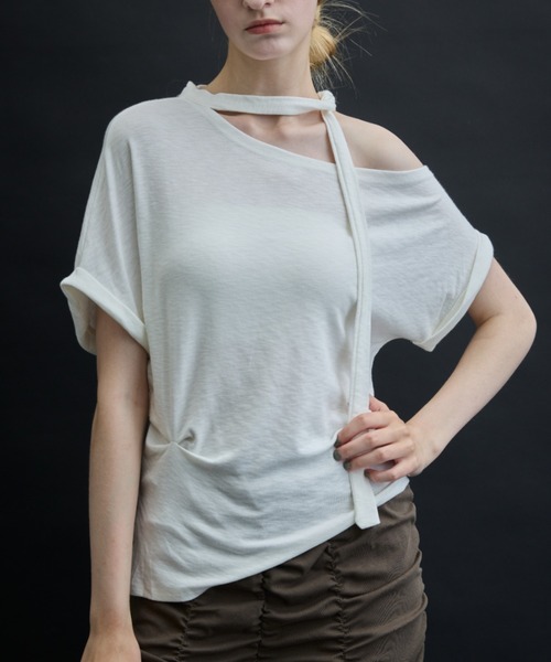 DRWCYS(ドロシーズ)の「ナロータイオフショルトップス(Tシャツ/カットソー・レディース・ブラック/ブラウン/ホワイト・FREE)」の14枚目の写真