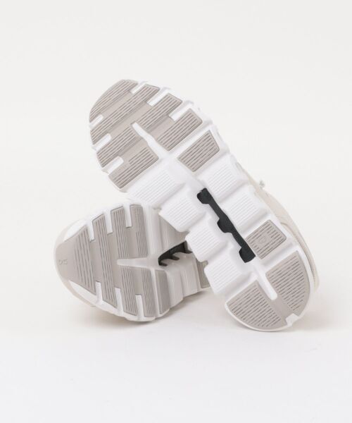 On（オン）の「【On】3WF10060755 Cloud 6（スニーカー・レディース・ホワイト・24/23/25/24.5/23.5）」の3枚目の写真