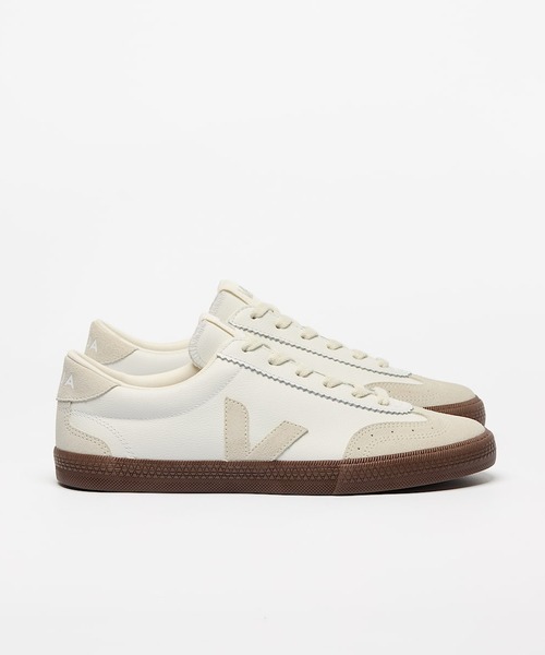 VEJA(ヴェジャ)の「VEJA Volley レザースニーカー(スニーカー・レディース・ホワイト系その他・40/25.5cm/41/26.5cm/42/27cm/43/28cm/37/23/38/24/39/25)」の1枚目の写真
