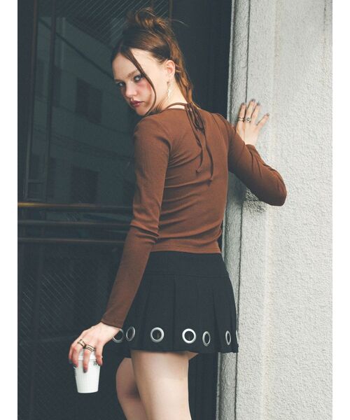 EVRIS（エヴリス）の「アイレットプリーツミニスカート（スカート・レディース・ブラック/カーキ・SMALL/MEDIUM）」の17枚目の写真