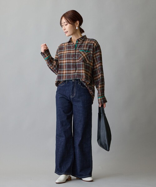 WALDO(ウォルド)の「後切替え入りワイドデニムパンツ(デニムパンツ・レディース・ブルー/ネイビー・M/L)」の8枚目の写真