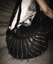 YIKAI LABORATORY（イカイラボラトリー）の「【YIKAI LABORATORY】EXOSKELETON ZIPPER BAG / 【イカイラボラトリー】エクソスケルトンジッパーショルダーバッグ（ショルダーバッグ）」