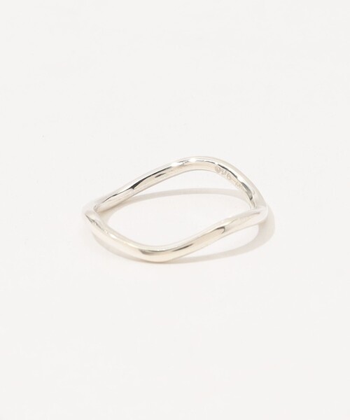 TOMORROWLAND (トゥモローランド)の「le solides simple wavy リング(リング・レディース・シルバー・M/S)」の4枚目の写真