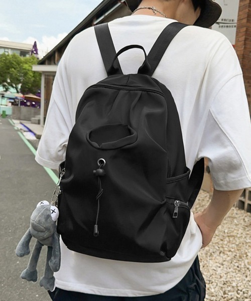 ONEP STAR（ワンピスター）の「チャーム付き大容量ポケットバックパック（バックパック/リュック・レディース・ベージュ/ブラック・FREE）」の13枚目の写真