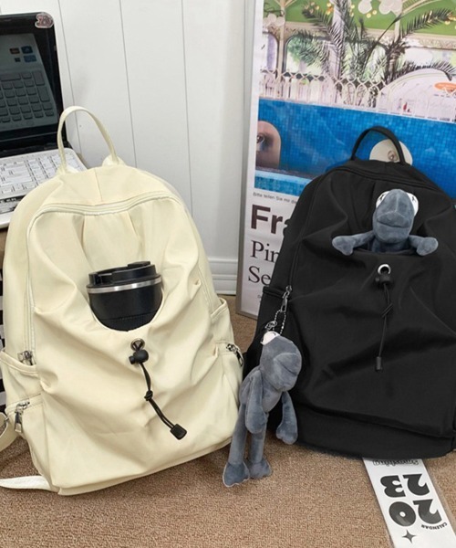 ONEP STAR（ワンピスター）の「チャーム付き大容量ポケットバックパック（バックパック/リュック・レディース・ベージュ/ブラック・FREE）」の7枚目の写真