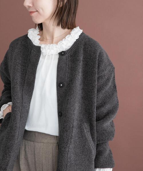ITEMS URBANRESEARCH(アイテムズ アーバンリサーチ)の「フリルギャザー2WAYブラウス(シャツ/ブラウス・レディース・チャコールグレー/ホワイト・FREE)」の9枚目の写真