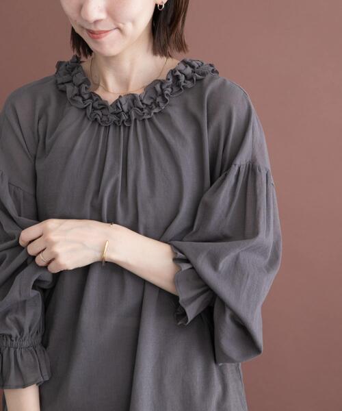 ITEMS URBANRESEARCH(アイテムズ アーバンリサーチ)の「フリルギャザー2WAYブラウス(シャツ/ブラウス・レディース・チャコールグレー/ホワイト・FREE)」の14枚目の写真