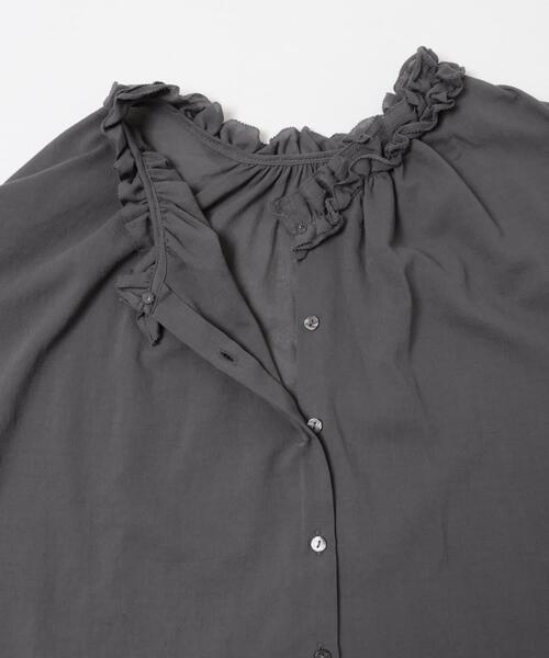ITEMS URBANRESEARCH(アイテムズ アーバンリサーチ)の「フリルギャザー2WAYブラウス(シャツ/ブラウス・レディース・チャコールグレー/ホワイト・FREE)」の22枚目の写真