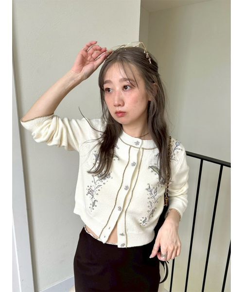 LILY BROWN（リリーブラウン）の「[L.B CANDY STOCK] Lilyエンブロイダリービジューカーディガン（カーディガン/ボレロ・レディース・ネイビー/アイボリー/ライトブルー・F）」の14枚目の写真