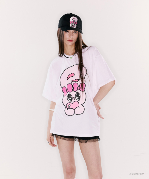 TEUMGYUL(トゥムギョル)の「バニーグラフィック オーバーサイズTシャツ ホワイト(Tシャツ/カットソー・レディース・その他・FREE)」の1枚目の写真