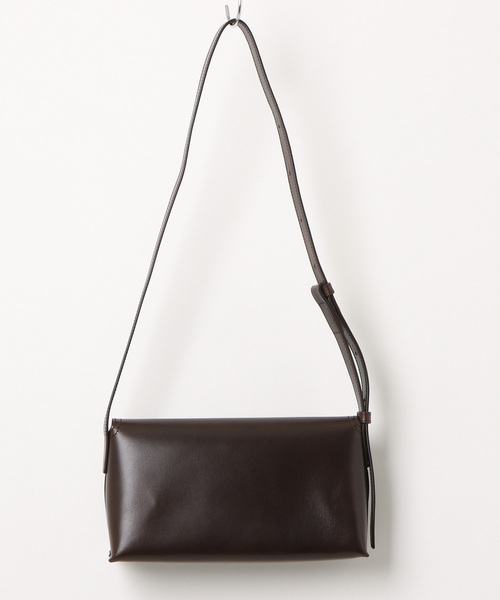 A.P.C.（アーペーセー）の「SAC SIMONE SMALL（ショルダーバッグ・レディース・ブラウン・ONESIZE）」の2枚目の写真