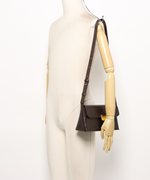 A.P.C.（アーペーセー）の「SAC SIMONE SMALL（ショルダーバッグ・レディース・ブラウン・ONESIZE）」の5枚目の写真