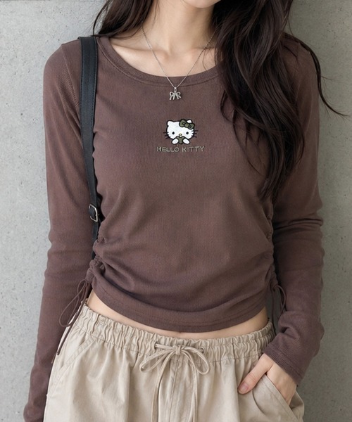 GLAMOROUS JANE(グラマラスジェーン)の「HELLO KITTY ドロストデザインリブロンT(Tシャツ/カットソー・レディース・オフホワイト/カーキ/モカ/ブラック・FREE)」の3枚目の写真