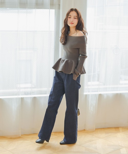 mysty woman(ミスティウーマン)の「オフショルペプラムニット 1087981(ニット/セーター・レディース・ブラウン/ブラック/アイボリー・FREE)」の8枚目の写真