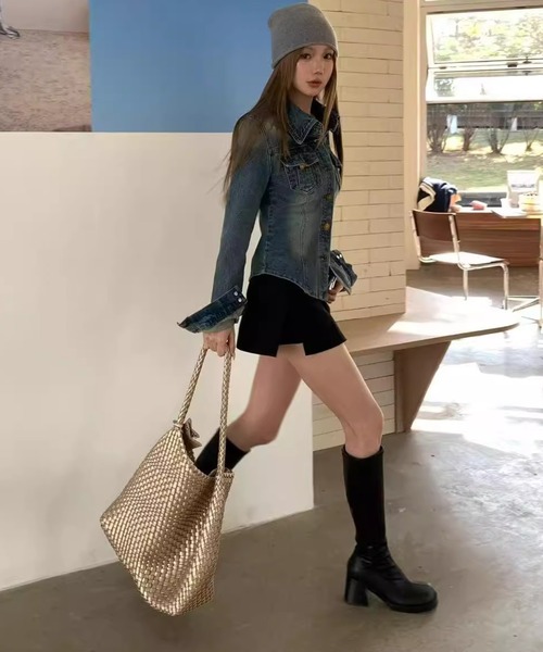 Aelina(エリナ)の「襟付きタイトデニムトップス(デニムジャケット・レディース・ブルー・M/S/L)」の13枚目の写真