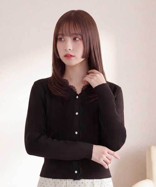 ASTORIA ODIER(アストリアオディール)の「スカラップレース レイヤードライクカーディガン(長袖/Vネック/オフィス/休日)(カーディガン/ボレロ・レディース・ブラウン/ブラック/ホワイト・MEDIUM)」の3枚目の写真